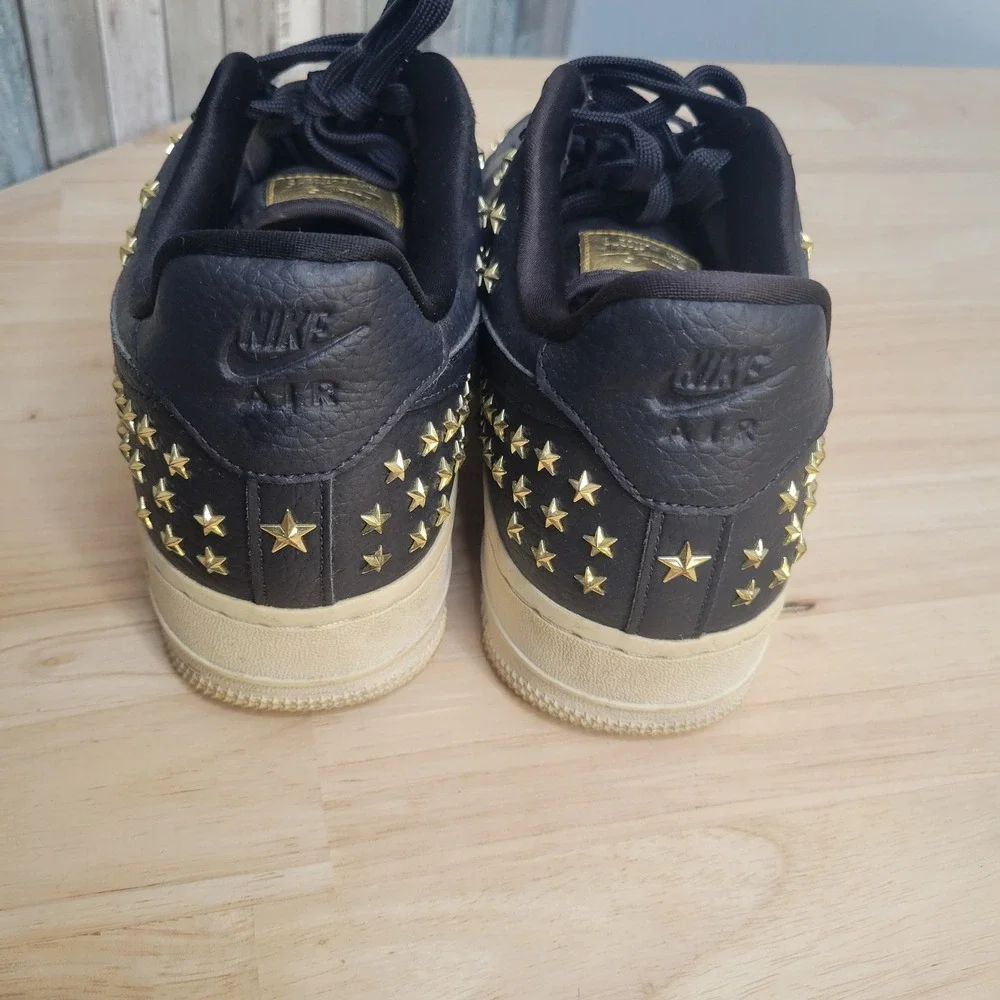 Nike Air Force 1 '07 Star Studded AR0639-001 Black Gold Women Size 10 Sneakers